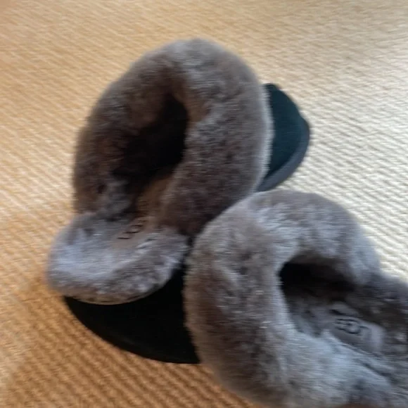 Genuine UGG Scuffette  II Slipper - Picture 2 of 5
